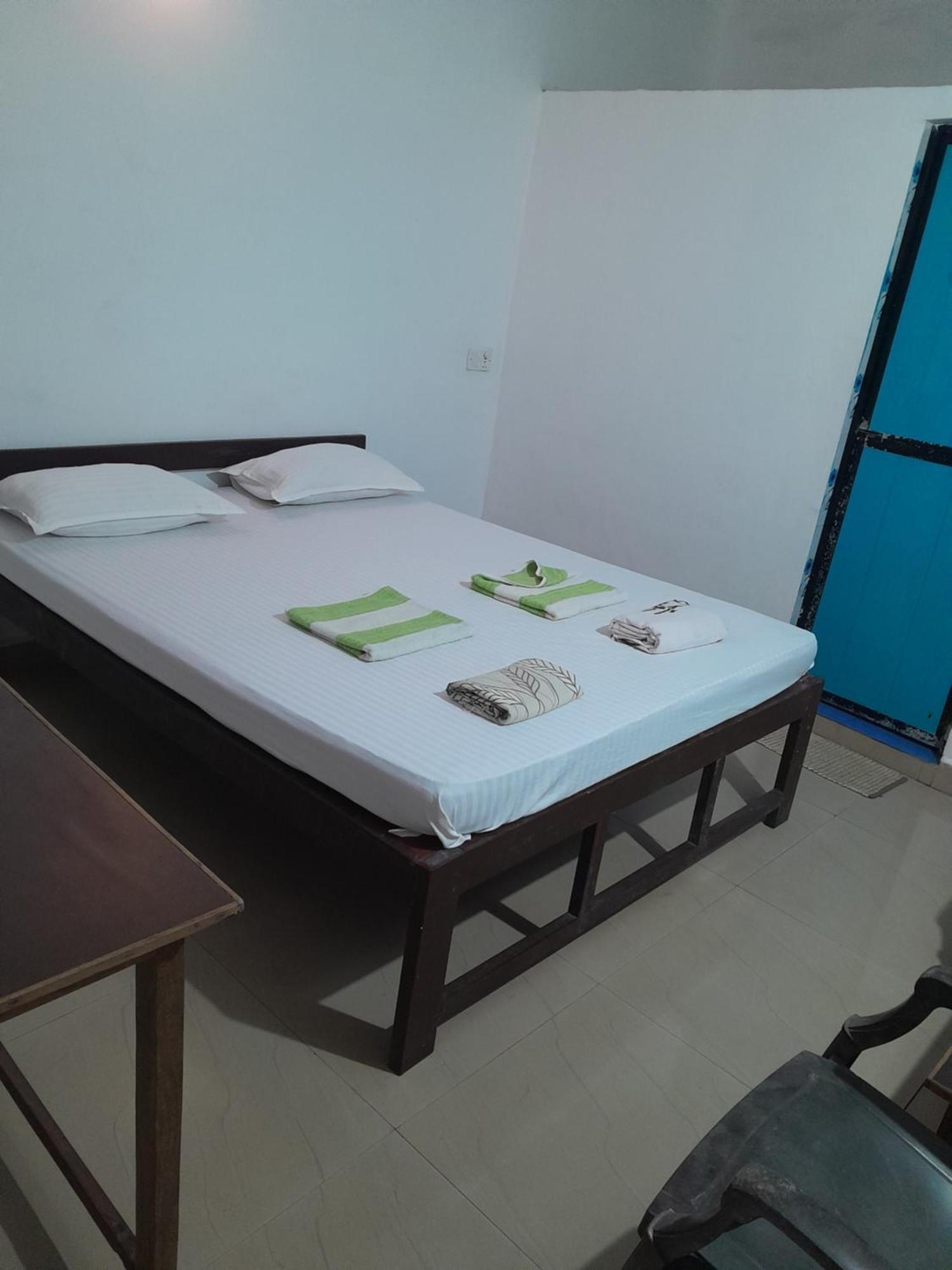 Ivon Guest House أرامبول الغرفة الصورة